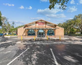Ramada by Wyndham Temple Terrace/Tampa North - Tampa