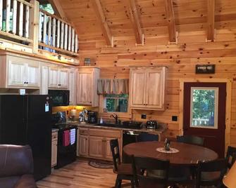 Cedar Ridge Lodge Near High Bridge Trail - Farmville - Keuken