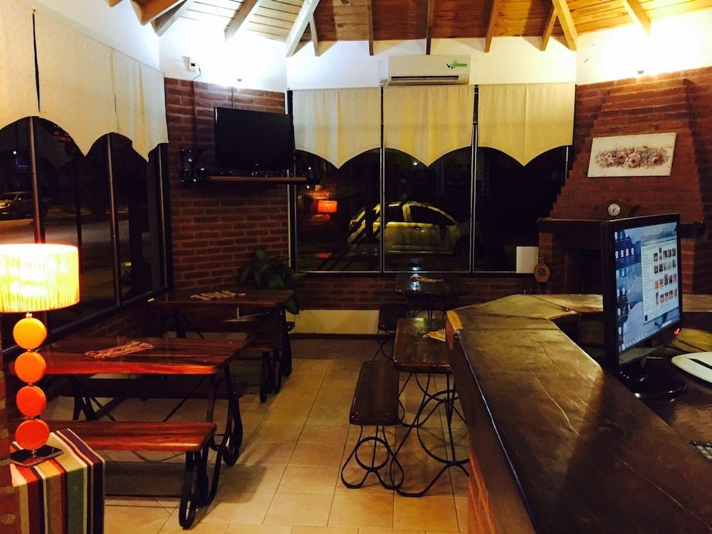 أبارت هوتل تي واي كويد - بويرتو مادرين - مطعم