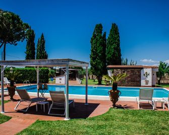 Il Giardino Dei Pini - Paestum - Piscina