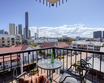Central Brunswick Apartment Hotel - Brisbane - Balcony