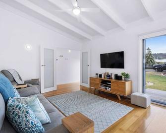 Beachfront Holiday Home Close to Airport - Lauderdale - Sala de estar