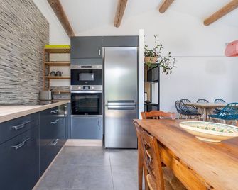 Cosy holiday home with pool - Montclus - Cocina