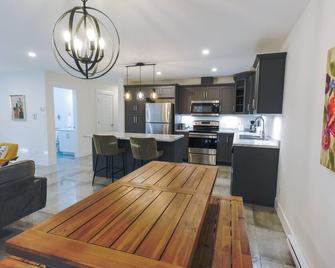 Stylish retreat with Garage - Riverview - Kitchen