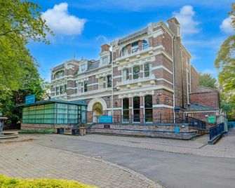 Liverpool Aigburth Hotel By Belvilla - Liverpool - Budynek