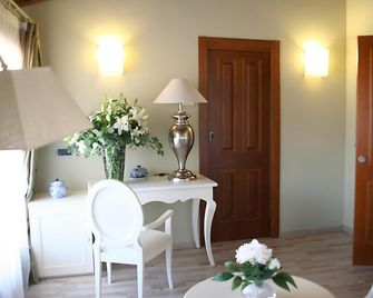 Hotel Castillo de Alquézar - Alquezar - Servicio de la habitación