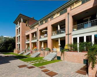 Continental Resort - Tirrenia - Bâtiment