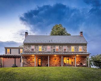 The Stone House Between the Streams - Gap - Edificio