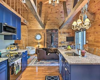 Deck and Forest Views Secluded Cresco Cabin! - Cresco - Kitchen