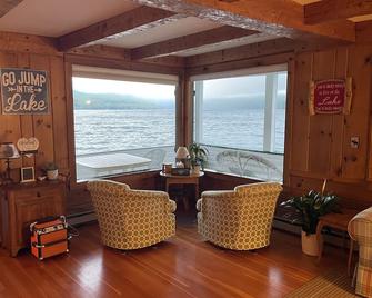 Breathtaking views from The Lions Den - Westmore - Sala de estar