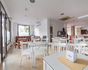 Room 'Doble 13' with Private Terrace, Wi-Fi and Air Conditioning - Roquetas de Mar - Restaurant