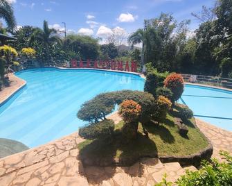 Bakasyunan Resort and Conference Center - Tanay - Tanay - Piscina