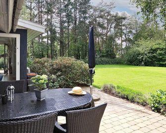 6 Person Holiday Home in Millinge - Millinge - Patio