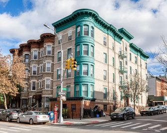 Ideal Park Slope 2BR w/ Balcony, nr Prospect Park, by Blueground - Brooklyn - Building