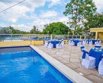 Hotel Capital - סן סלבדור - בריכה