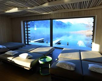 Apartment with garden, balcony & private beach 4d - Weissensee - Camera da letto