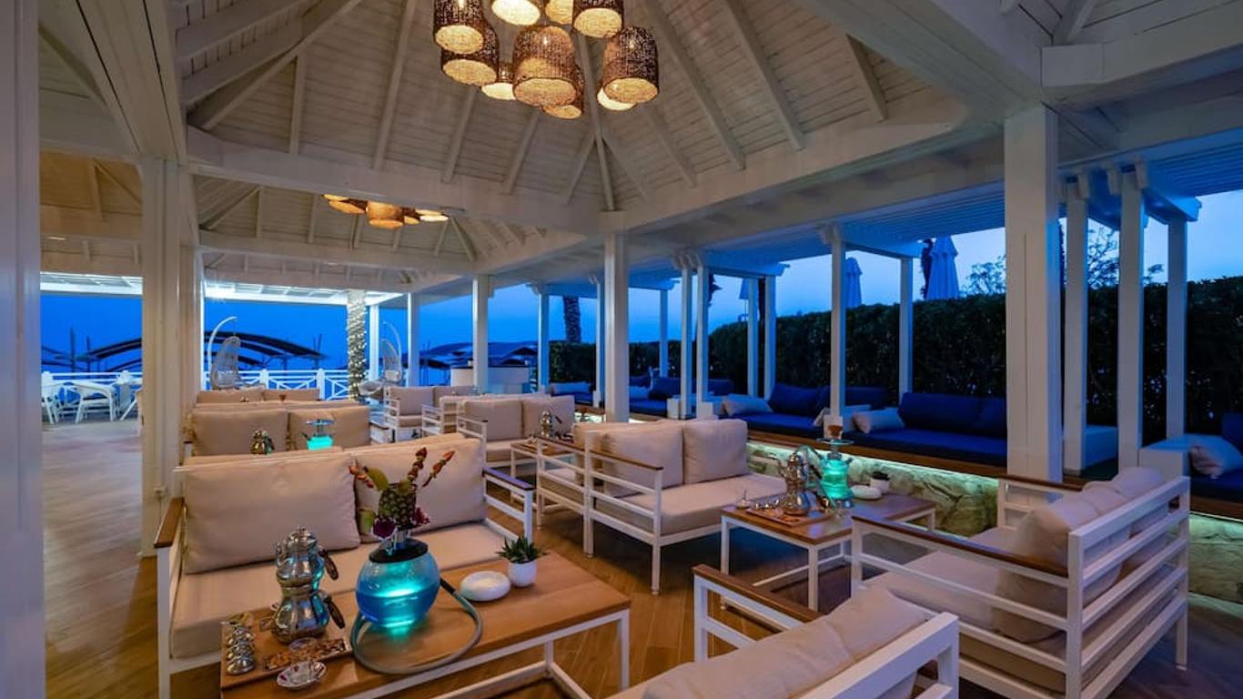 Papillon Belvil Holiday Village