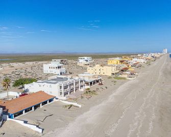 Beachfront Home, Playa Encanto, All King Beds beachfront, step onto the beach - Puerto Peñasco - Playa
