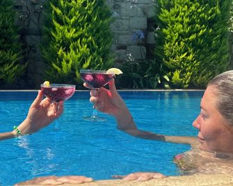 Alacati Viola Hotel - Alacati - Balkon