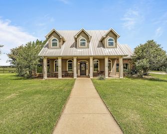 Crooked F Ranch - Stephenville - Gebouw