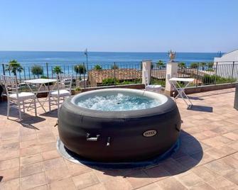 B&B Ottocento Sul Mare - Nizza di Sicilia