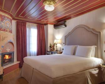 Archontariki Historic Boutique Hotel - איואנינה - חדר שינה