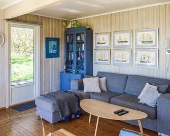 Lovely home in Stavern with WiFi - Stavern - Living room