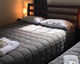 Bay Road Motels - Haast - Bedroom