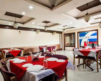 OYO 3201 Hotel Jhankar - Álvaro - Restaurante
