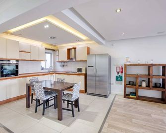 Seafront Apartment-Hosted by Sweetstay - Pietà - Küche