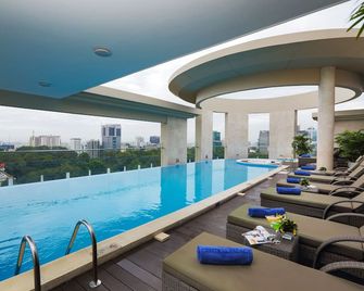 Central Palace Hotel - הו צ'י מין סיטי - בריכה