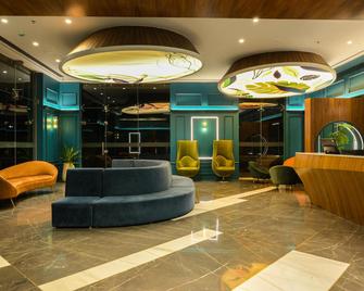 Palm Springs Resort - Nashik - Lobby