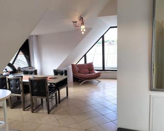 Super Penthouse #9 oder Studio #6 mit Aufzug, Terrasse & Wintergarten im Zentrum - Eschweiler - Essbereich