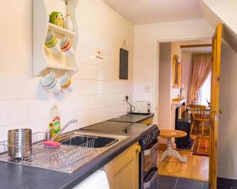 Host & Stay - Shoemakers Cottage - Cromer - Kitchen