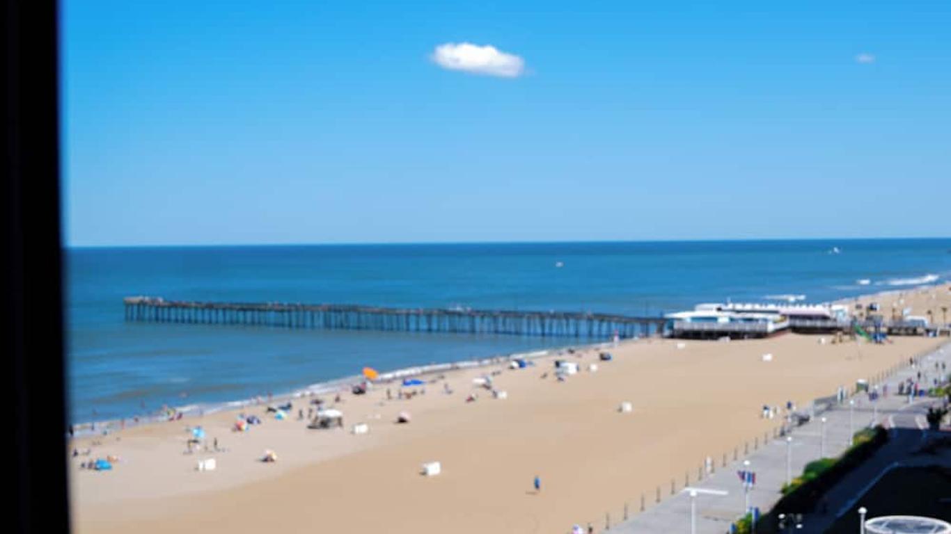Sun & Sand Resort Oceanfront Suites
