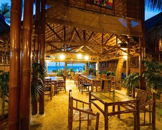 The Coral Blue Oriental Beach Villas and Suites - Santa Fe - Restaurante