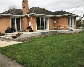 1960's Theme House - Birregurra - Edificio