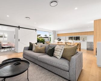 Seas The Day Comfort And Spa - Mount Maunganui