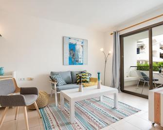 1 bedroom apartment 180 meters from the beach - Pollença - Salon