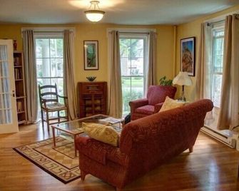 The Blackberry Inn Bed & Breakfast - Watkins Glen - Sala de estar