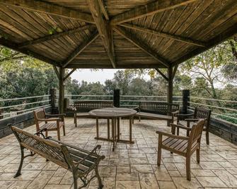 Room 'Ponent' with Shared Pool, Wi-Fi and Air Conditioning - Girona - Varanda