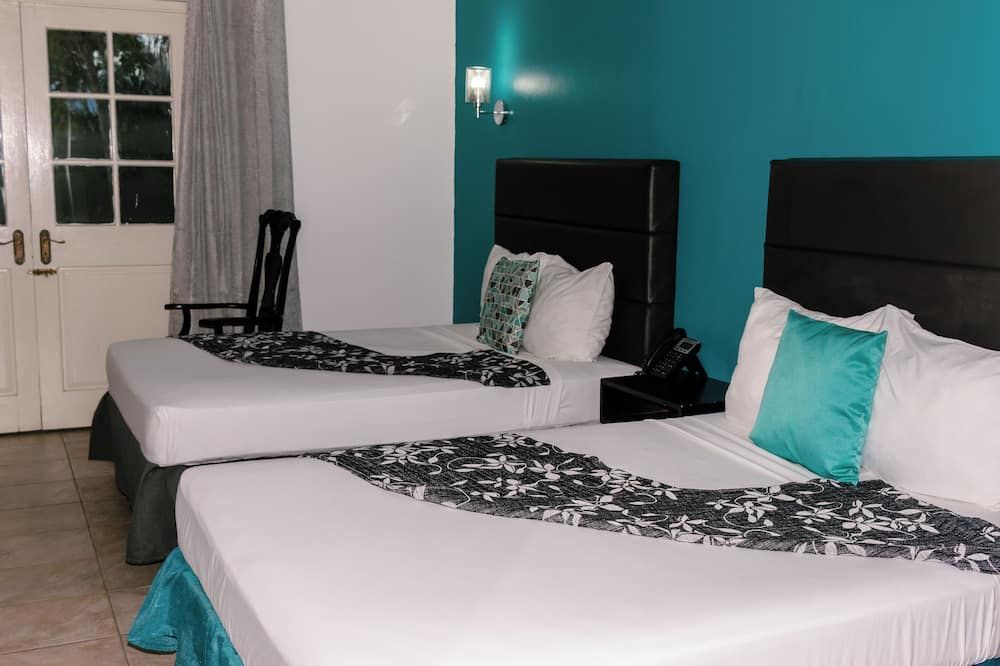 Double Bed Garden and Pool View - Port Royal