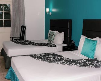 Double Bed Garden and Pool View - Port Royal