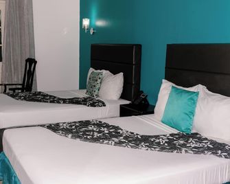 Double Bed Garden and Pool View - Port Royal