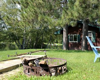 Rustic Family Cabin Rental with a Fire Pit near Wisconsin Dells - Tomah - Patio