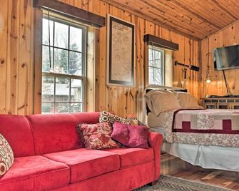 'the Boat House' Creekside Escape in Hot Springs! - Hot Springs - Sala de estar