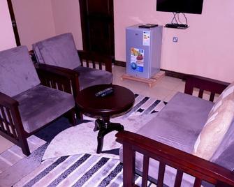 Antique Apartments - Entebbe - Living room