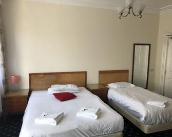 Regent Hotel - Eastbourne - Bedroom
