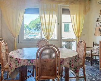 Lovely Apartment In Marina Di Campo - Marina di Campo - Jadalnia