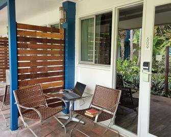 Mission Beach Lodge - Mission Beach - Innenhof